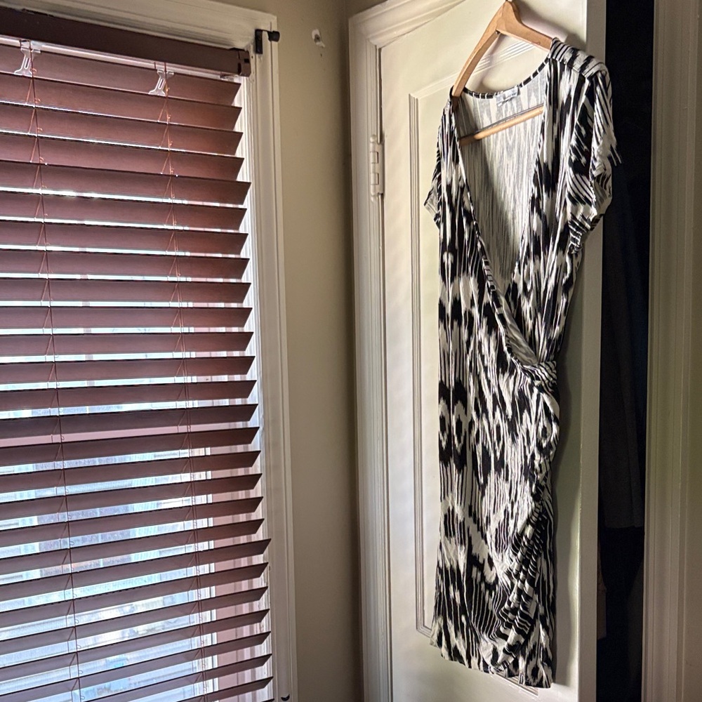 Slinky black and white shift dress
